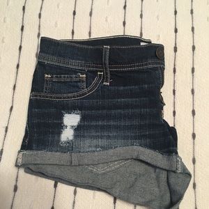 HOLLISTER: Low Rise Denim Shorts s3 w26
